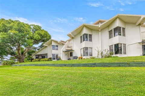 Townhouse in Palm Harbor, Florida 2 bedrooms, 144.46 sq.m. № 1903968 - photo 29