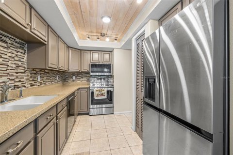 Townhouse in Palm Harbor, Florida 2 bedrooms, 144.46 sq.m. № 1903968 - photo 10