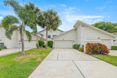 Townhouse in Palm Harbor, Florida 2 bedrooms, 144.46 sq.m. № 1903968 - photo 2