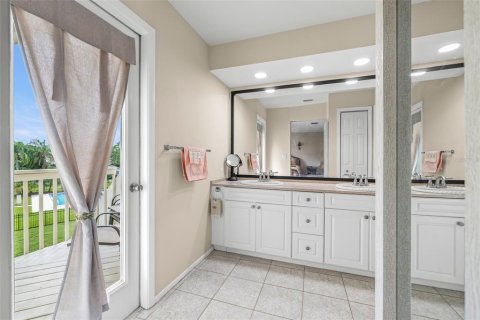 Townhouse in Palm Harbor, Florida 2 bedrooms, 144.46 sq.m. № 1903968 - photo 23