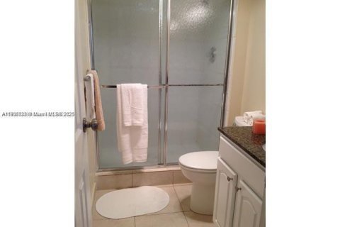 Condo in Sunny Isles Beach, Florida, 2 bedrooms  № 2016124 - photo 6