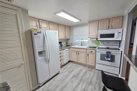 Condo in Bradenton, Florida, 2 bedrooms  № 2195501 - photo 6