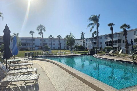 Condo in Bradenton, Florida, 2 bedrooms  № 2195501 - photo 16