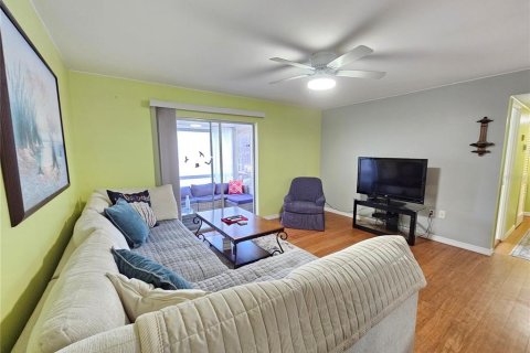Condo in Bradenton, Florida, 2 bedrooms  № 2195501 - photo 8