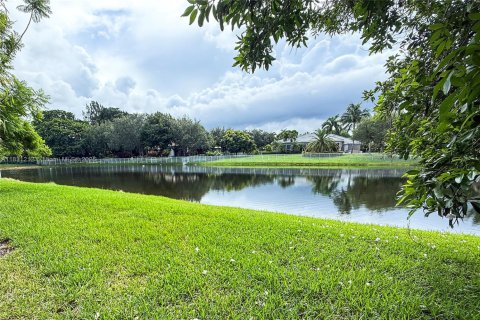 House in Davie, Florida 6 bedrooms, 422.43 sq.m. № 1842373 - photo 7