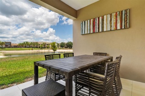 Townhouse in Kissimmee, Florida 4 bedrooms, 222.59 sq.m. № 2131758 - photo 19