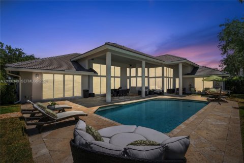Casa en venta en Weston, Florida, 6 dormitorios, 412.21 m2 № 2076594 - foto 2