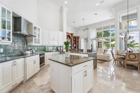 Casa en venta en Weston, Florida, 6 dormitorios, 412.21 m2 № 2076594 - foto 13