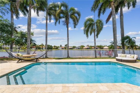 Casa en venta en Weston, Florida, 6 dormitorios, 412.21 m2 № 2076594 - foto 21