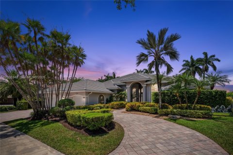Casa en Weston, Florida 6 dormitorios, 412.21 m2 № 2076594