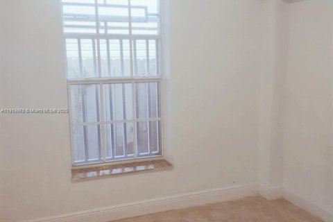 Casa en venta en Miami, Florida, 3 dormitorios, 88.26 m2 № 1969445 - foto 7