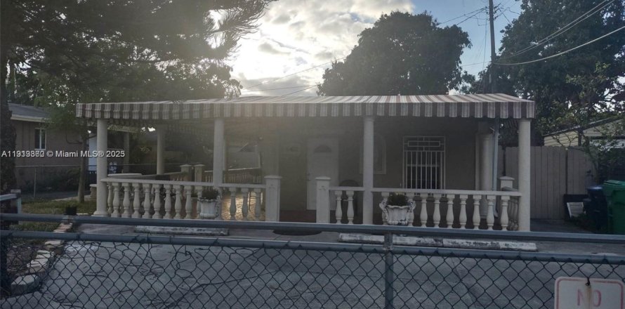 Casa en Miami, Florida 3 dormitorios, 88.26 m2 № 1969445