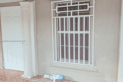 Casa en venta en Miami, Florida, 3 dormitorios, 88.26 m2 № 1969445 - foto 10