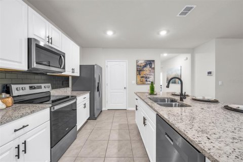 House in DeLand, Florida 3 bedrooms, 156.54 sq.m. № 2221628 - photo 7