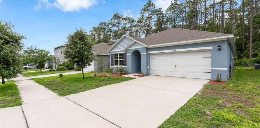 House in DeLand, Florida 3 bedrooms, 156.54 sq.m. № 2221628