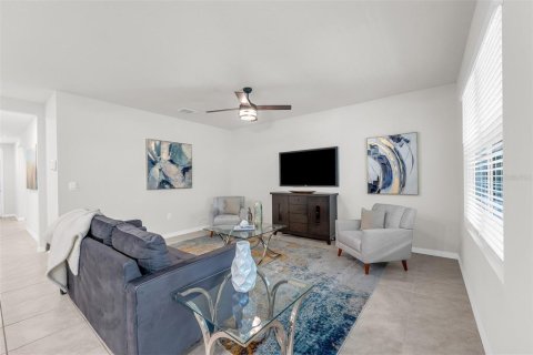 House in DeLand, Florida 3 bedrooms, 156.54 sq.m. № 2221628 - photo 12