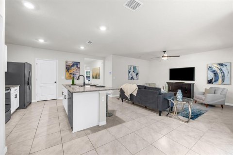 House in DeLand, Florida 3 bedrooms, 156.54 sq.m. № 2221628 - photo 3