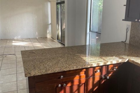 Adosado en alquiler en Pembroke Pines, Florida, 2 dormitorios, 156.63 m2 № 2027760 - foto 18
