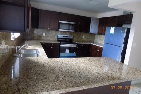 Adosado en alquiler en Pembroke Pines, Florida, 2 dormitorios, 156.63 m2 № 2027760 - foto 2