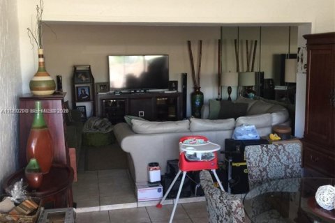 Adosado en alquiler en Pembroke Pines, Florida, 2 dormitorios, 156.63 m2 № 2027760 - foto 25