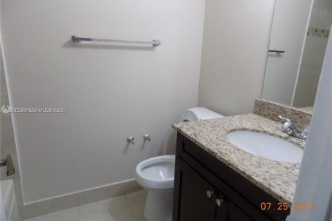 Adosado en alquiler en Pembroke Pines, Florida, 2 dormitorios, 156.63 m2 № 2027760 - foto 9