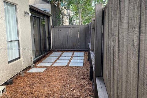 Adosado en alquiler en Pembroke Pines, Florida, 2 dormitorios, 156.63 m2 № 2027760 - foto 3