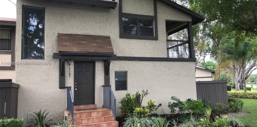 Adosado en Pembroke Pines, Florida 2 dormitorios, 156.63 m2 № 2027760