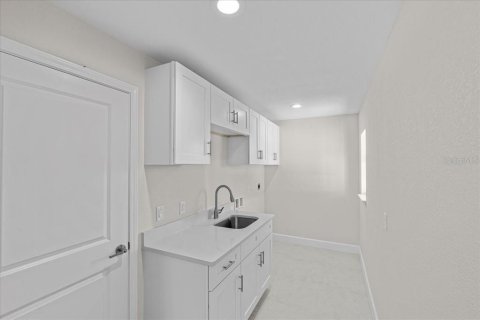 House in Englewood, Florida 3 bedrooms, 156.54 sq.m. № 1559672 - photo 26