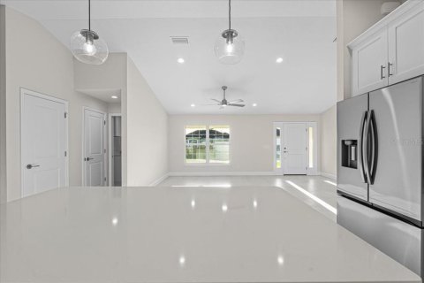 House in Englewood, Florida 3 bedrooms, 156.54 sq.m. № 1559672 - photo 10