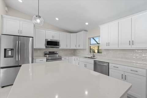 House in Englewood, Florida 3 bedrooms, 156.54 sq.m. № 1559672 - photo 7