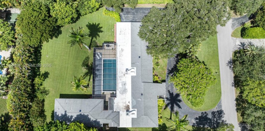 Casa en Pinecrest, Florida 6 dormitorios, 466.28 m2 № 2022196
