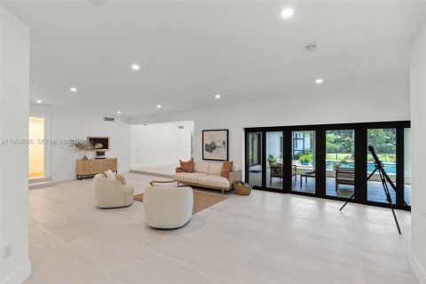 Casa en venta en Pinecrest, Florida, 6 dormitorios, 466.28 m2 № 2022196 - foto 6