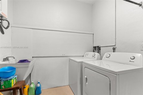 Casa en venta en Pinecrest, Florida, 6 dormitorios, 466.28 m2 № 2022196 - foto 29