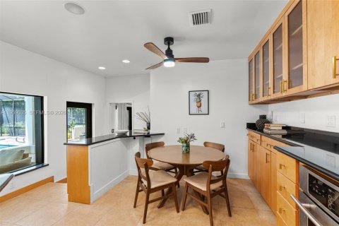 Casa en venta en Pinecrest, Florida, 6 dormitorios, 466.28 m2 № 2022196 - foto 17