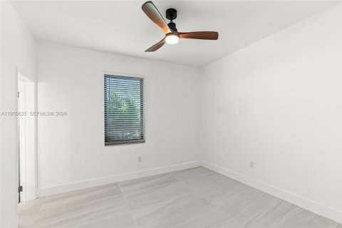 Casa en venta en Pinecrest, Florida, 6 dormitorios, 466.28 m2 № 2022196 - foto 20