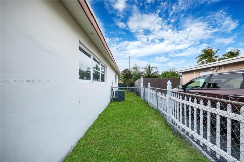 Casa en venta en Miramar, Florida, 2 dormitorios, 79.06 m2 № 1834051 - foto 28