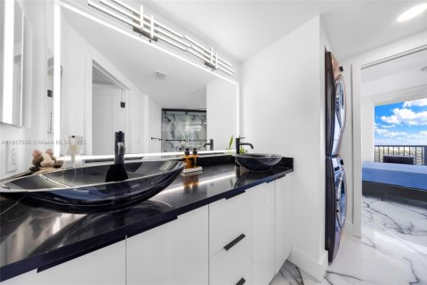 Copropriété à louer à Miami, Floride: 2 chambres, 97.36 m2 № 1972572 - photo 8