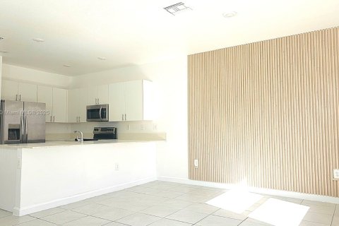 Adosado en venta en Homestead, Florida, 3 dormitorios, 129.41 m2 № 1973095 - foto 5