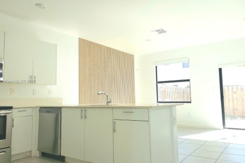 Adosado en venta en Homestead, Florida, 3 dormitorios, 129.41 m2 № 1973095 - foto 6