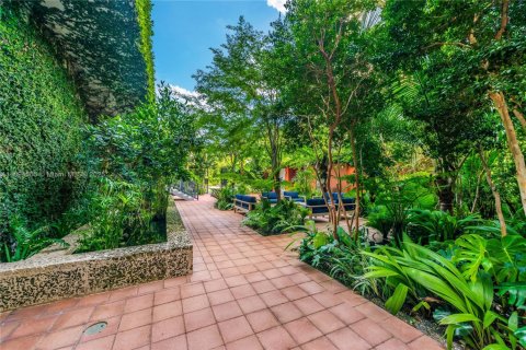 Condo in Miami, Florida, 2 bedrooms  № 1947003 - photo 21