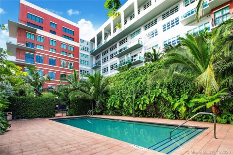 Condo in Miami, Florida, 2 bedrooms  № 1947003 - photo 25