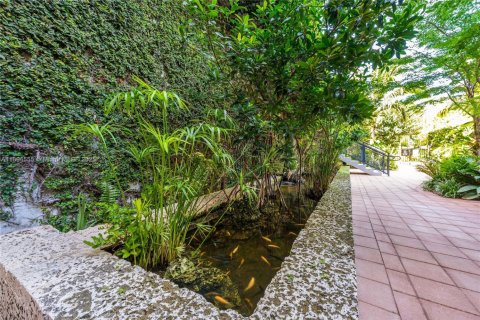Condo in Miami, Florida, 2 bedrooms  № 1947003 - photo 22