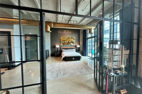 Condo in Miami, Florida, 2 bedrooms  № 1947003 - photo 10