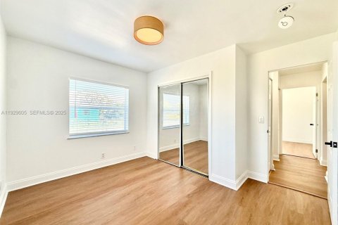 Casa en alquiler en Hollywood, Florida, 3 dormitorios, 77.95 m2 № 1988962 - foto 24