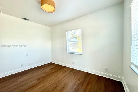 Casa en alquiler en Hollywood, Florida, 3 dormitorios, 77.95 m2 № 1988962 - foto 27