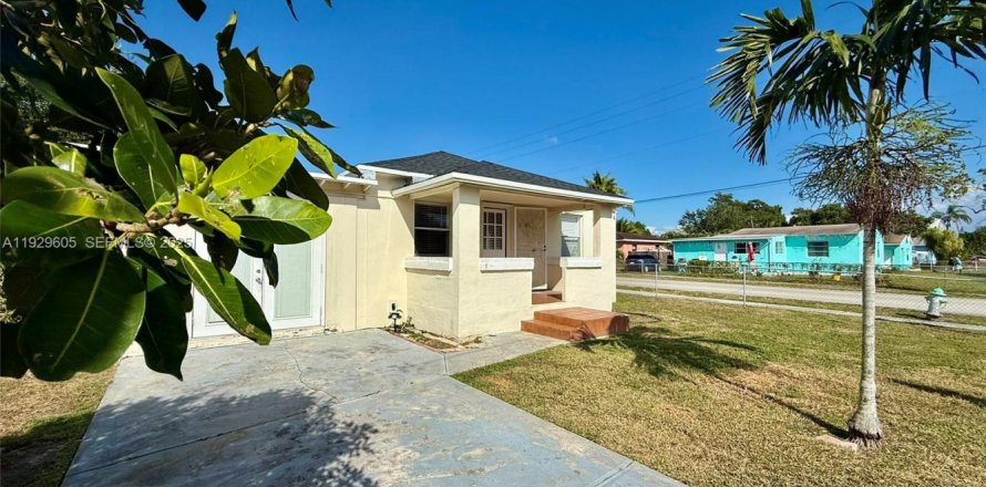 Casa en Hollywood, Florida 3 dormitorios, 77.95 m2 № 1988962