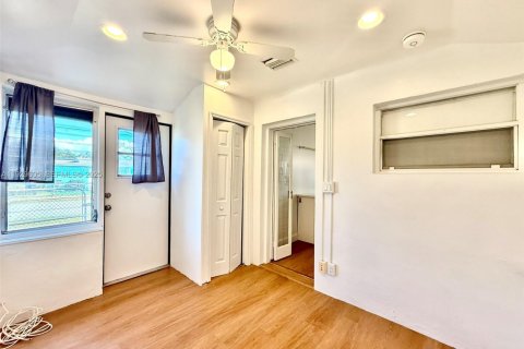 Casa en alquiler en Hollywood, Florida, 3 dormitorios, 77.95 m2 № 1988962 - foto 19