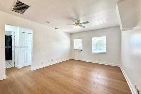 Casa en alquiler en Hollywood, Florida, 3 dormitorios, 77.95 m2 № 1988962 - foto 9