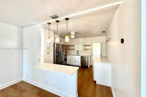 Casa en alquiler en Hollywood, Florida, 3 dormitorios, 77.95 m2 № 1988962 - foto 12