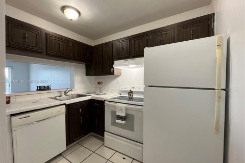 Condominio en venta en Miami, Florida, 1 dormitorio, 76.74 m2 № 2152733 - foto 5